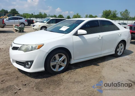 2014 Toyota Camry Se z USA, uszkodzony, nr VIN 4T1BF1FK5EU316818